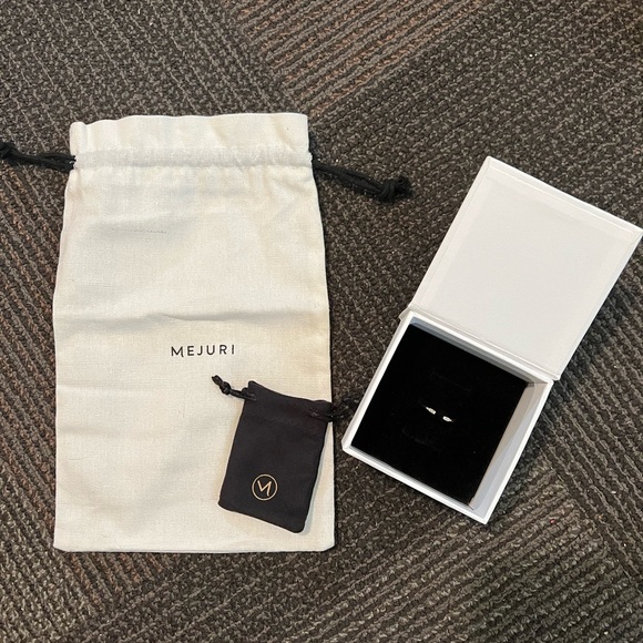 Mejuri 14K gold, Baguette Diamonds Open Ring - Size 7 (adjustable) - Picture 3 of 6